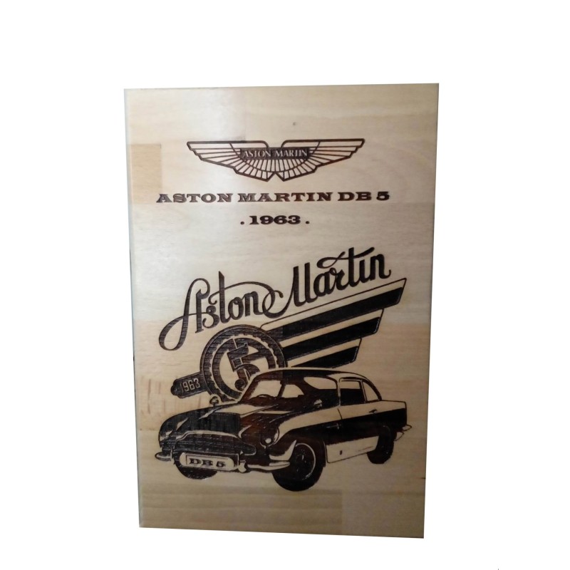 Gravure sur bois Aston Martin